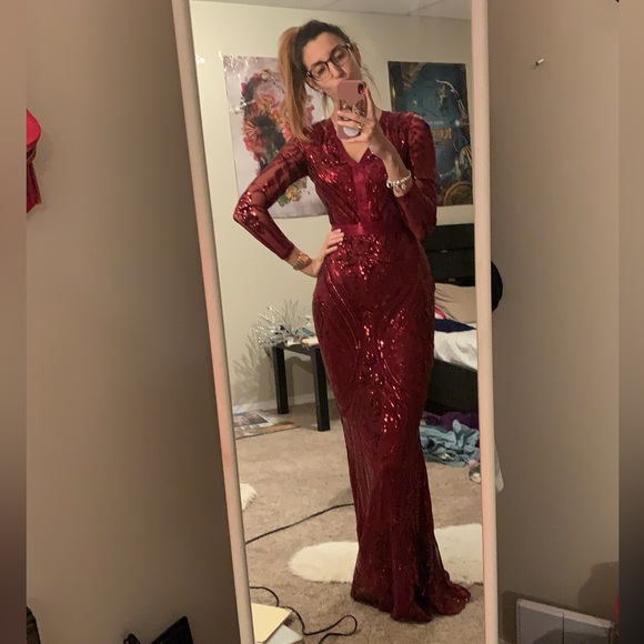Red formal dress/gown worn once - Picture 3 of 4